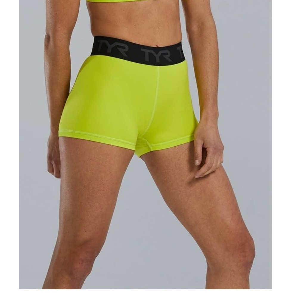 Tyr Women’s Logo 2” Short Size XL